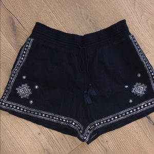 Patterned shorts